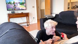 Oral job during Fortnite Gaming