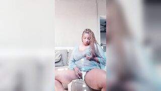 Large butt ,loving rubbing my large ebony clitoris n labia