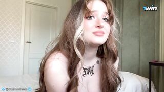 Large butt Tinder teen Egirl lose in truth or dare and masturbates for u. FaceTime call