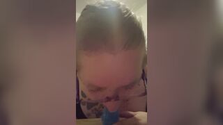 I love to suck wang and make eye contact
