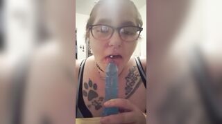 I love to suck wang and make eye contact