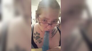 I love to suck wang and make eye contact
