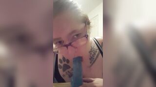 I love to suck wang and make eye contact