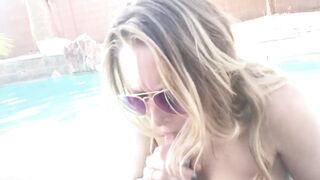 Toplees blow job in the pool