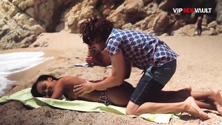 Public Beach Massage Turns Indecent, This guy Widens Her Slick Cheeks in the Sand