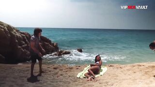 Public Beach Massage Turns Indecent, This guy Widens Her Slick Cheeks in the Sand