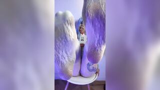 Thick hips widen wide on the chair