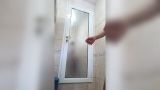 Hawt bath shower show!