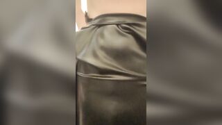 putting on my latex streihgtjacket