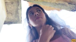 Hotty Asks Waiter to Cover Her Face with Cum in Public Cafe to Eat Burger