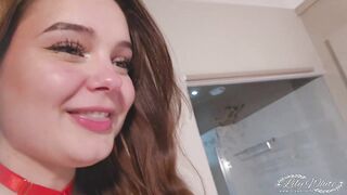 Un ami vient me baiser à l'hôtel