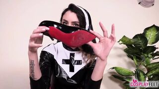 Thena Suora shows her charming feet