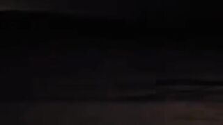 Mi yerno viene a mi casa de noche y en el camino me mete su verga y me saca jugo de la cola??