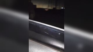 Mi yerno viene a mi casa de noche y en el camino me mete su verga y me saca jugo de la cola??