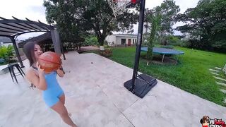 Marvelous Colombian Latin babe Debut POV