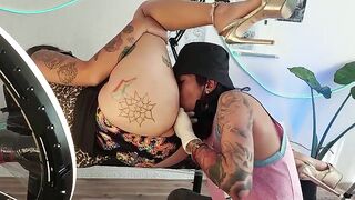 Immoral tattoo artist licks his clients' snatches