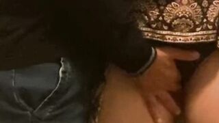 Random Floozy Gets Fingered in Crowdwd Subway