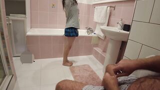 Mercedez Tais’ eighteen-min Bath BJ: I Suck & Gulp My Overweight Step-daddy’s Tiny Weenie Twice!