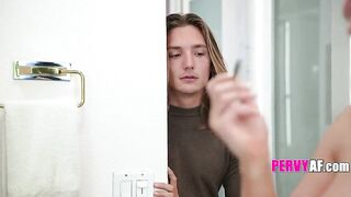 Stepson Gets Oral sex Previous to Dinner Rush