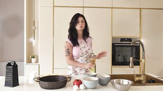 The cooking show turned into a bi-sexual trio with goo on the face.