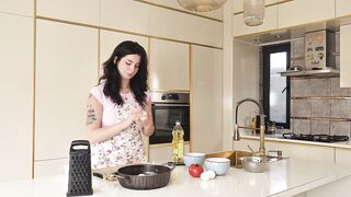 The cooking show turned into a bi-sexual trio with goo on the face.