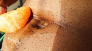 Stomach button tries an Orange - Orange Screw ASMR