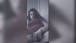 Bad hotty teasing cuz that babe's willing to be dominated