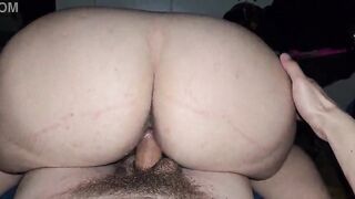 Close-up screwing of a hirsute snatch