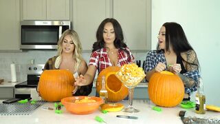 Kiki Mariah_970 Evelin Carve Pumpkins Undressed Photoshoot After
