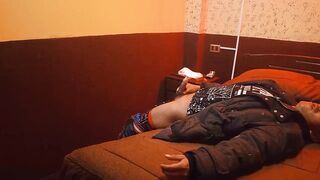 me jalo la verga y saco mi sperm