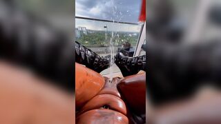 Squirting like a water fountain after the hard Strokes