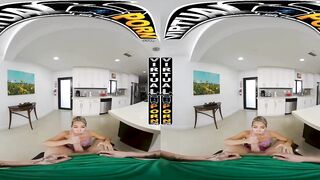 VIRTUAL PORN - Charming Luna Luxe Missed Your Birthday And Delivers A Wild Make Up Bang