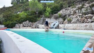 I Bang the Dude From the Pool in Marseille - Voyeur POV Hard French Screw