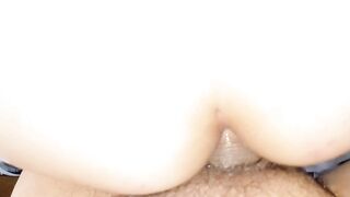 La Jefa y su empleado se calientan (chupada y sexo anal)