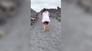 LittleFeet Plays With Her Butt On The Ebony Desert??