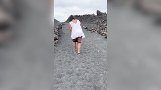 LittleFeet Plays With Her Butt On The Ebony Desert??