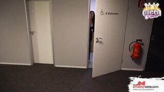 Mitten im Moebelhaus ! Mein krassestes Teeny Fick-Erlebnis !