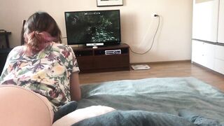 Stepbrother screws stepsister during the time that that babe plays game POV