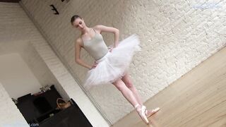 Undressed ballerina Annett A dances and her muscular body shows wonders of flexibility and grace.