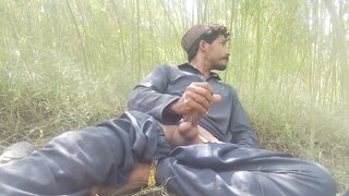 Oriental male cums for your solo male