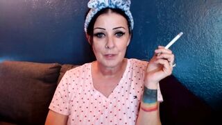 Pleasing Woman Smokin' with U