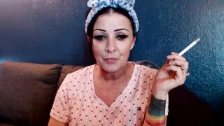 Pleasing Woman Smokin' with U