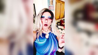 Marilyn In Love Smokin' Fetish Tease