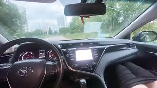 Подвёз жену друга и она сделала мне миньет , потом я кончил ей на большие сиськи