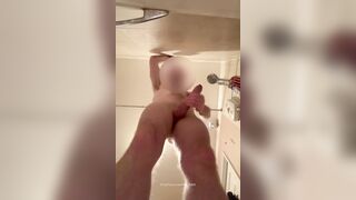 View from under.. jerking off over u.. let my enormous cum drops rain down on u