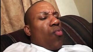 Ebony guy screwing hot ebony chick after getting his weenie sucked