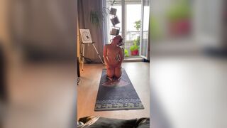 Stripped yoga with Renata Fox