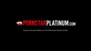 Pornstarplatinum Curvy Cougar Savana Styles Masturbates Solo