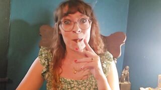 Redhead MILFs wicked smokin' fetish habits
