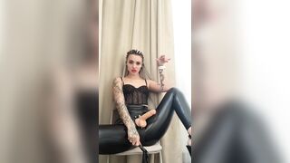 Text me via link in bio what u plan to do with me ?